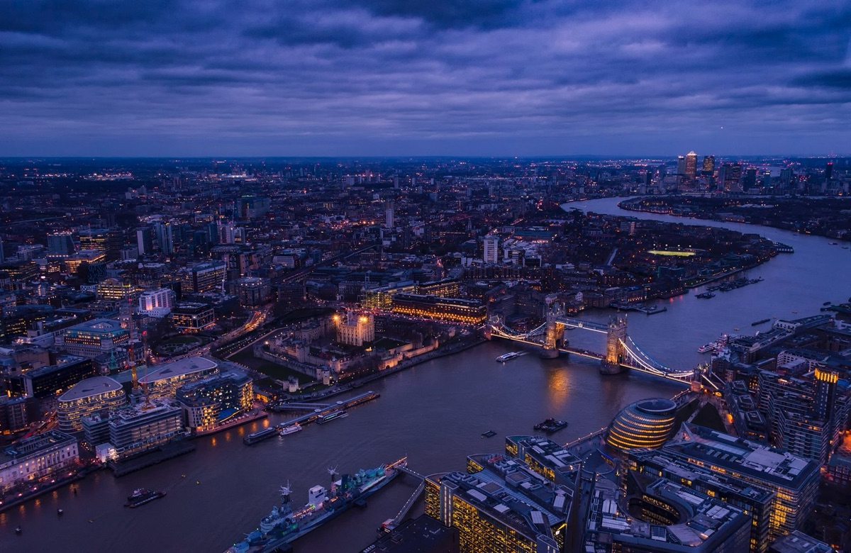 London Bridge evening view showing iconic architecture
