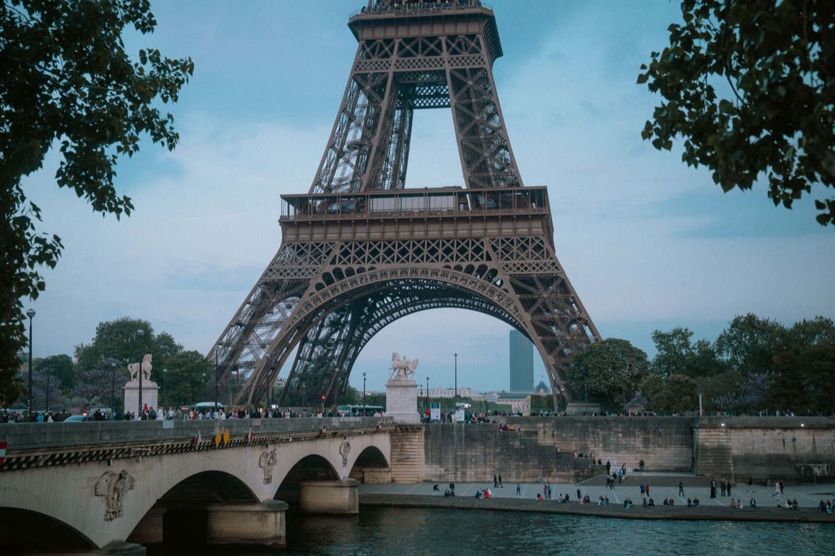 Tour Eiffel à l'horizon