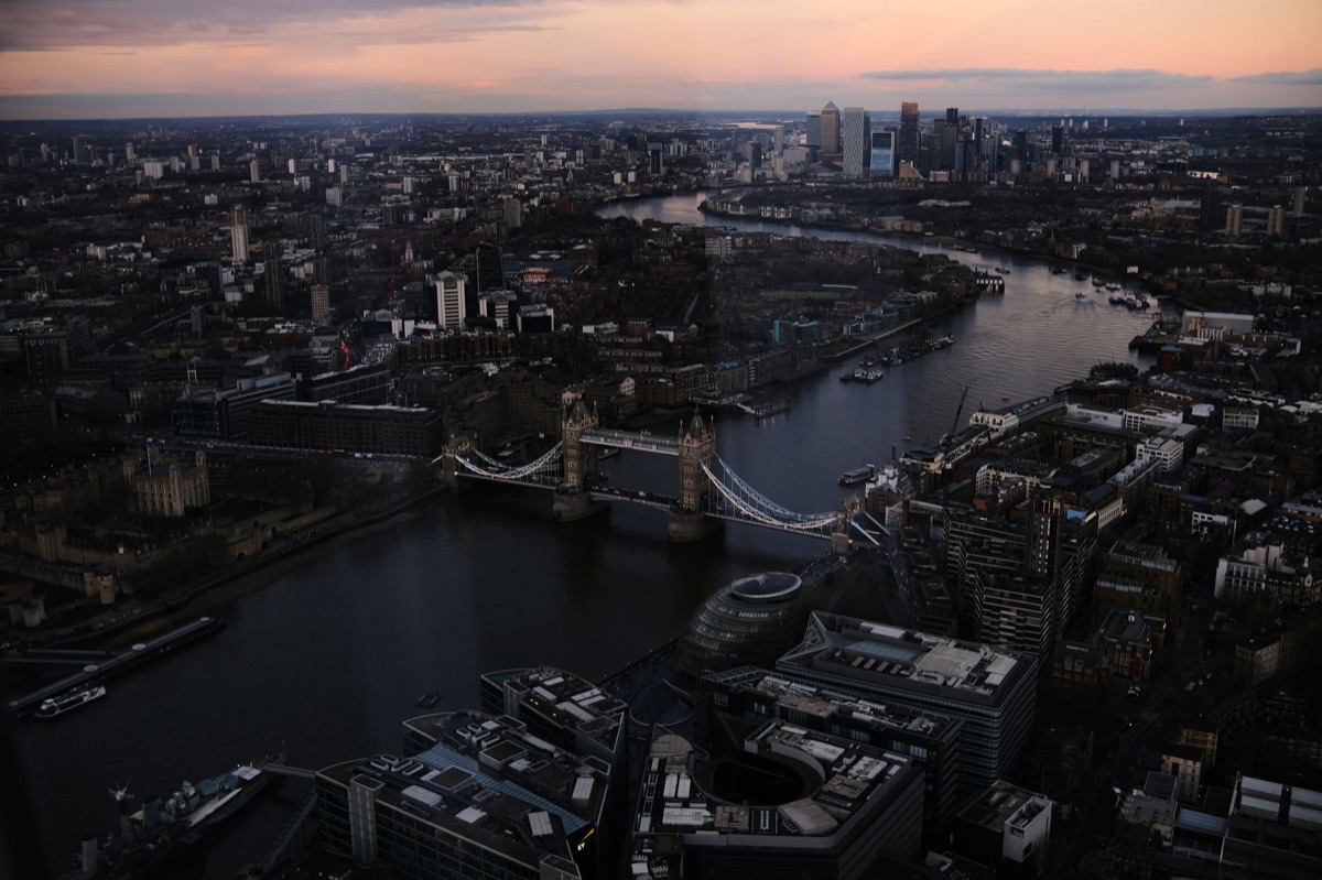l' skyline di Londra al crepuscolo