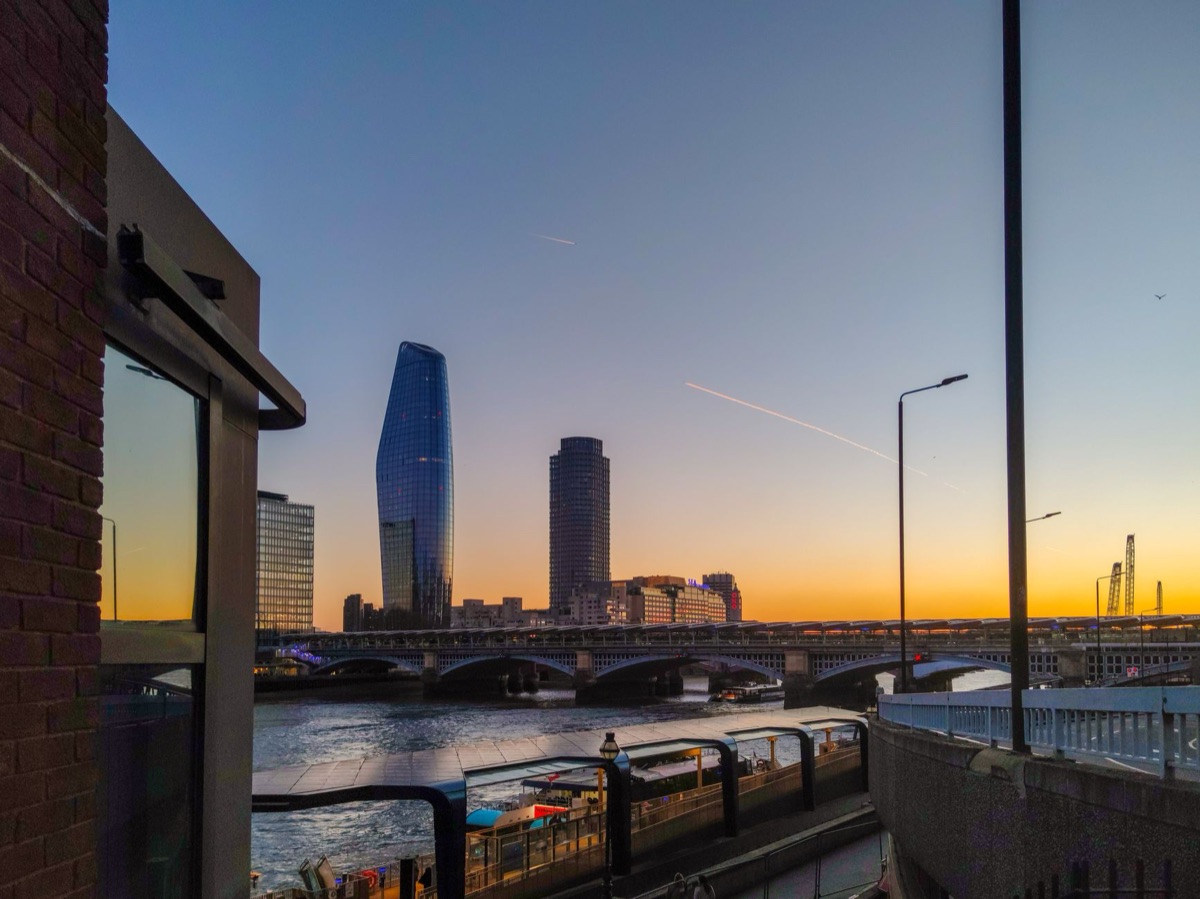 Londenbrug in de avonddus