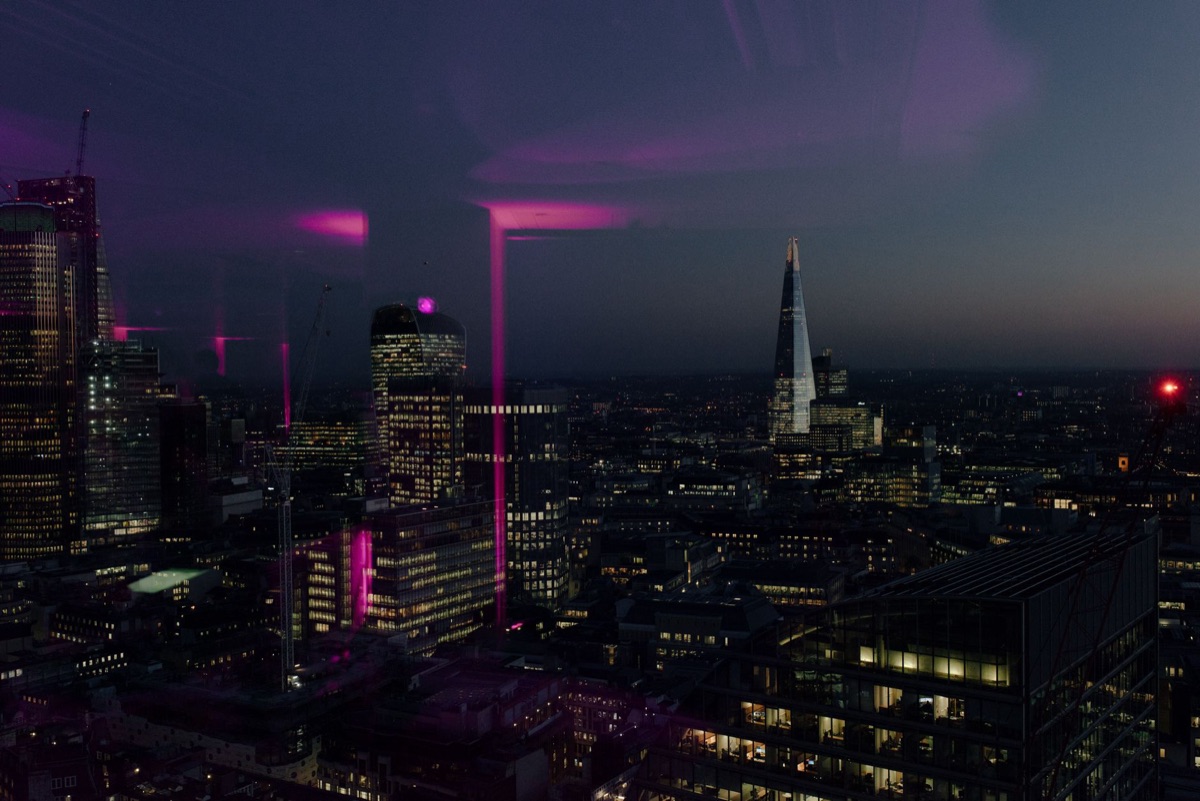 frente da londres à noite