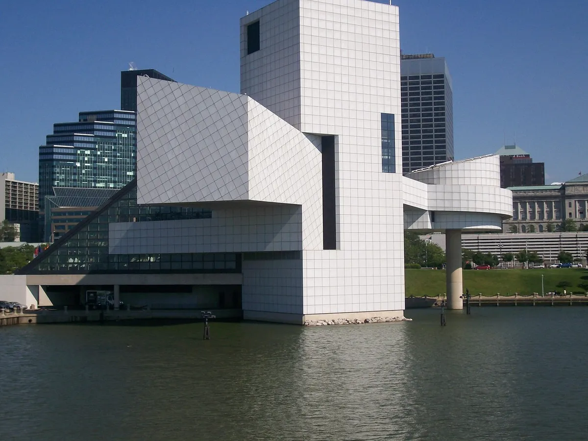 rock and roll hall of frame, lake, cleveland, architecture, skyline, city, building, view, landmark, urban, scenic, scenery, downtown, nature, metropolis, build